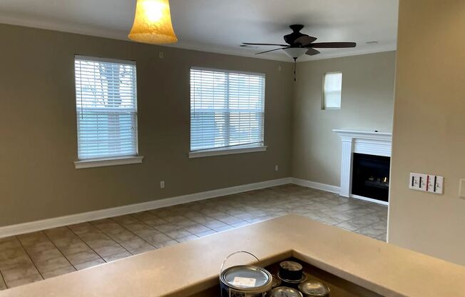 MOVE IN SPECIAL $500 OFF FIRST MONTHS RENT