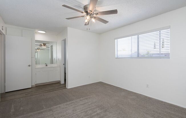 1 bed, 1 bath, 560 sqft, $1,750, Unit 33