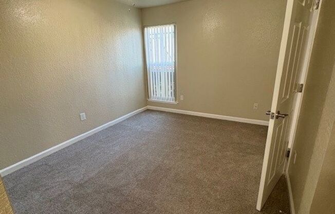 2 beds, 2 baths, 900 sqft, $2,015, Unit 156