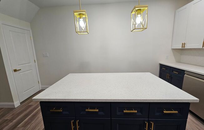 Amazing all new 4 bed 2.5 Bath House for rent!