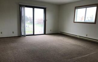 3 beds, 1 bath, 975 sqft, $1,025, Unit 18