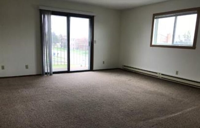 1 bed, 1 bath, 825 sqft, $825, Unit 15