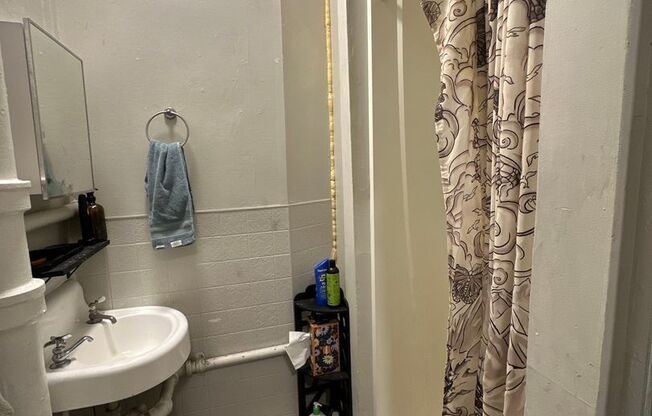 1 bed, 1 bath, $999, Unit D-3