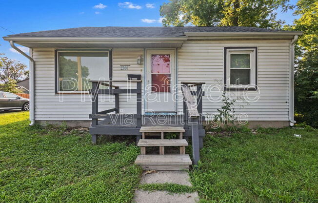 2300 N 18 ST