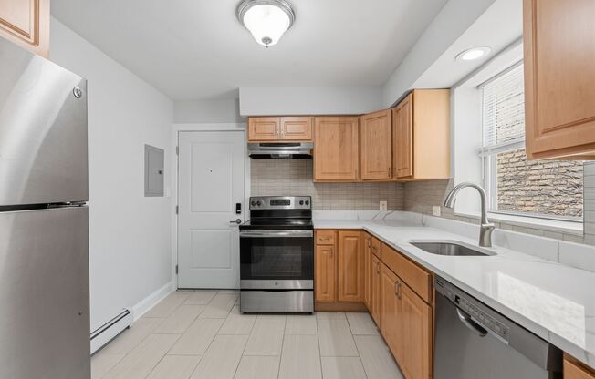 7630 - 38 N Eastlake Ter