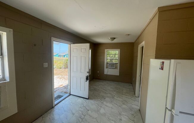 1 bed, 1 bath, 500 sqft, $650, Unit Admiral3