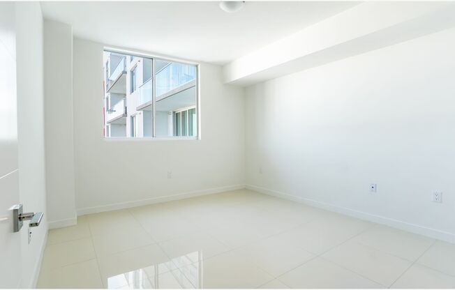 1 bed, 2 baths, $2,700, Unit 3-218