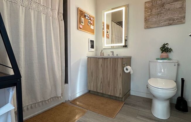 Studio, 1 bath, 400 sqft, $1,225, Unit Unit 320