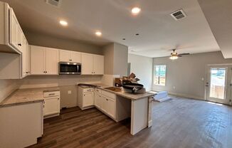 2 beds, 2 baths, 1,052 sqft, $1,090