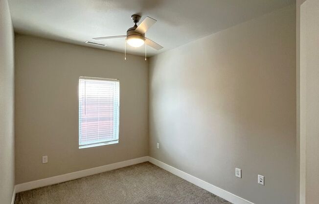 2 beds, 2 baths, 923 sqft, $1,550