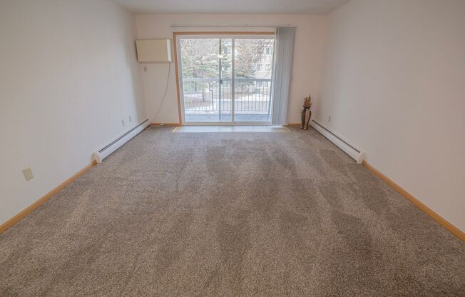 2 beds, 2 baths, 890 sqft, $910, Unit 2571-209