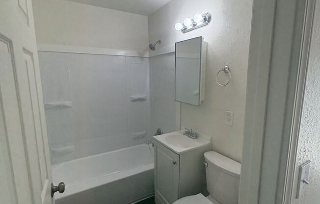 2 beds, 1 bath, 789 sqft, $1,150, Unit 2620-39