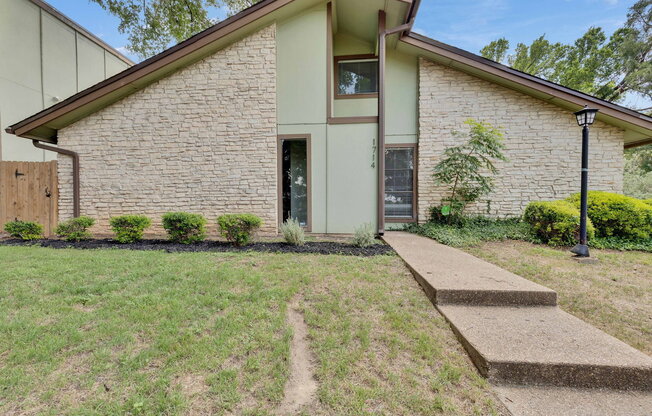 1714 TIMBER RDG DR