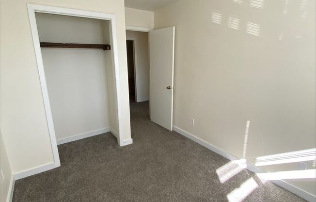 2 beds, 1 bath, 800 sqft, $1,235, Unit 5902-5