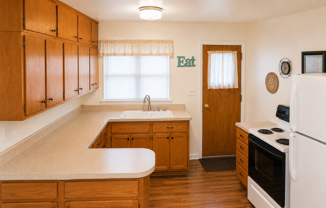 1 bed, 1 bath, $1,100, Unit 19