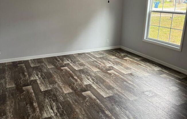 3/2 Brooksville Available Now !