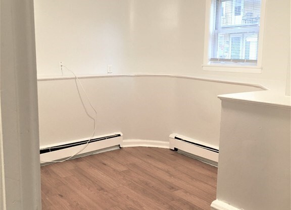 Studio, 1 bath, 399 sqft, $1,900, Unit 1