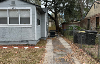 3 beds, 1 bath, $1,000