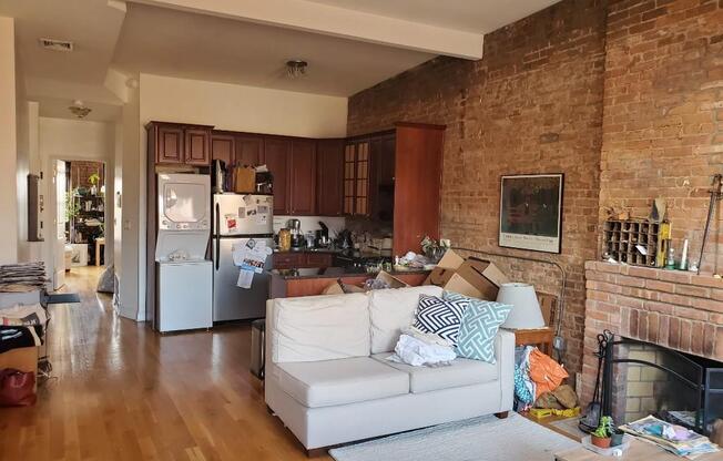 246 W 132 ST