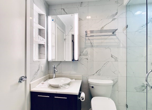 Studio, 1 bath, 427 sqft, $3,200, Unit 18D