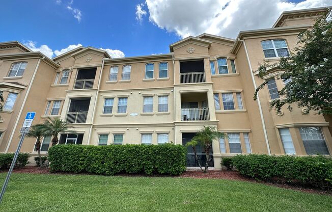 Charming 2/2 Condo with Garage & Amenities in Growing Davenport, FL - Your Ideal Retreat!