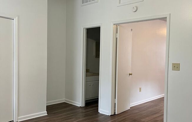 1 bed, 1 bath, 750 sqft, $1,125, Unit C3