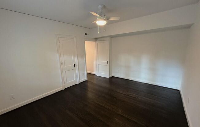 2 beds, 1 bath, $2,595