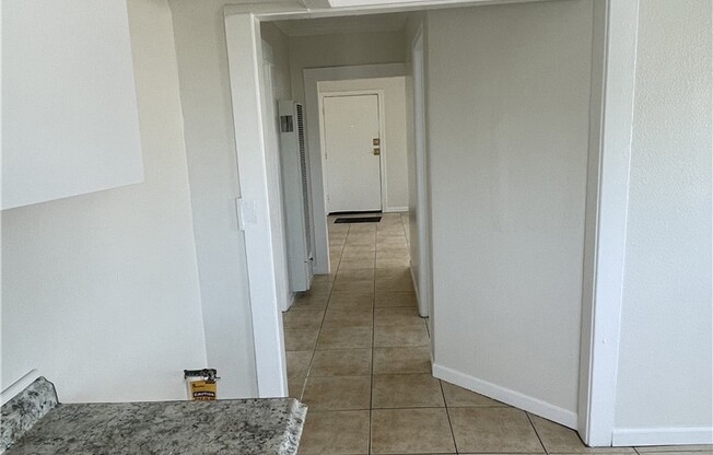 3 beds, 1 bath, 1,000 sqft, $3,400, Unit 4