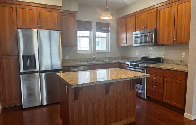 Bright, Meticulously-Maintained Mountain View Townhome – Adjacent to Sierra Vista Park