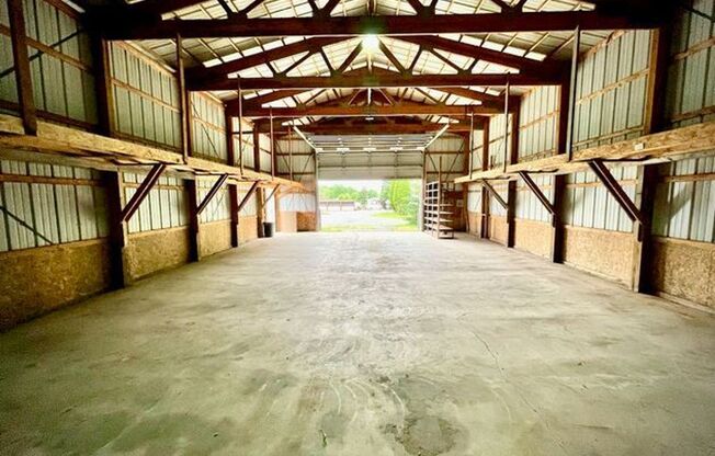 Studio, 3,300 sqft, $1,650