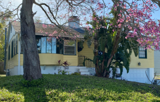 1709 SUNSET DR