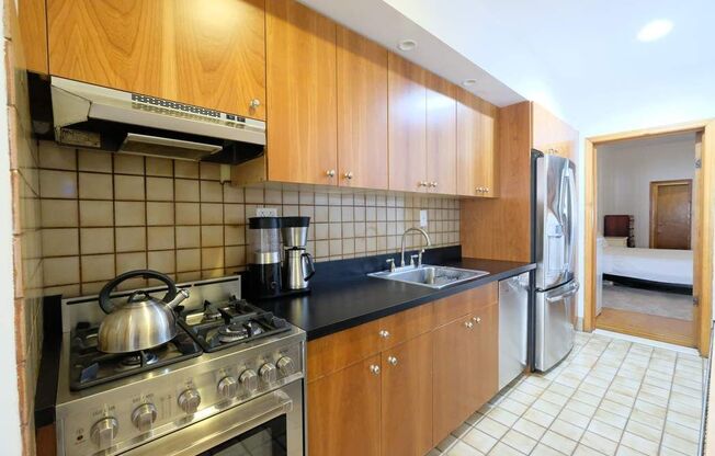 217 W 70 ST