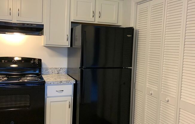 2 beds, 1 bath, 925 sqft, $1,275, Unit 67