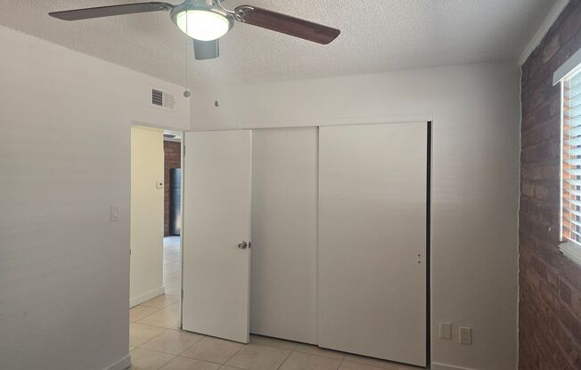 MOVE-IN SPECIAL - 2 Bedroom, 1 Bath in Tempe! Private Backyard! Close to ASU!