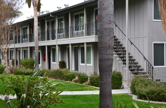 Carriage House Apartments 1655 Pomeroy Avenue  Santa Clara, CA 95051