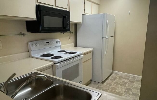 2 beds, 2 baths, $1,700