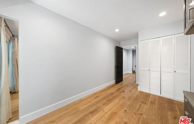 33 REEF ST