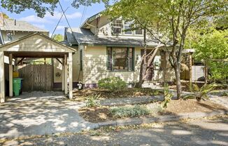 Charming and remodeled Richmond bungalow just blocks off Division!