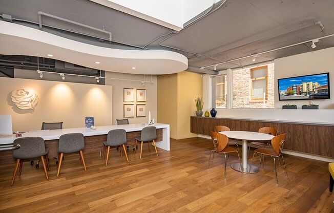 2 beds, 2 baths, 879 sqft, $3,595, Unit 201 P