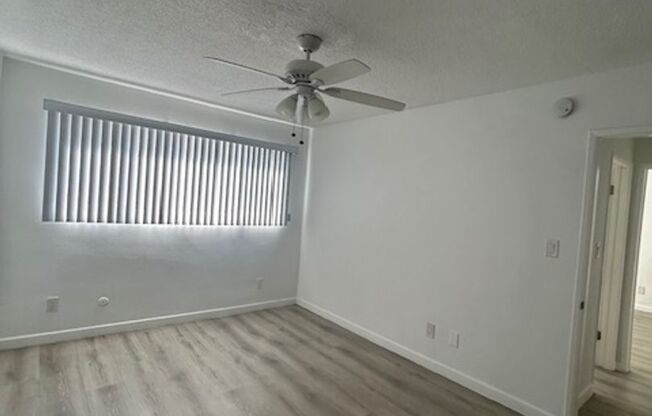 Slauson 4215-4219