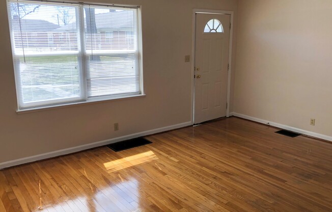 2 beds, 1 bath, 1,400 sqft, $1,084, Unit 4420-10