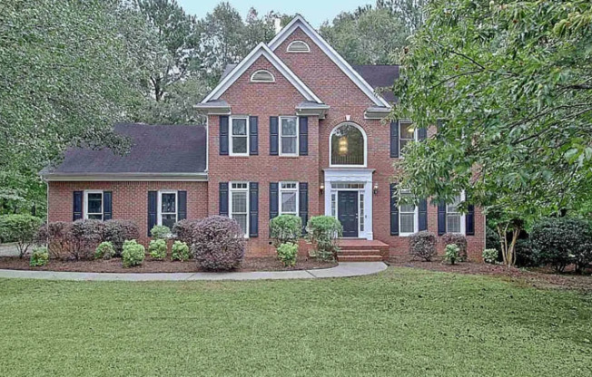 155 Glenwood Lane - Available Jan 15, 2025 - 5 BDRM, 4 BA Home Stunning Brick Home Off Redwine Rd And Near Charming Downtown Fayetteville.