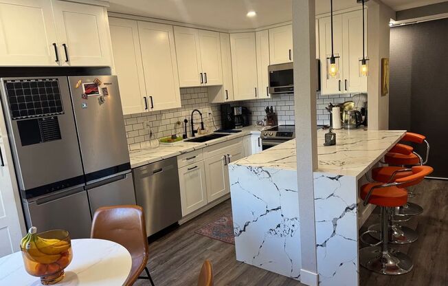 Stunning 2 bedroom, 1.5 bathrooms, 2 story townhouse for rent in Allure Condos in Serra Mesa!