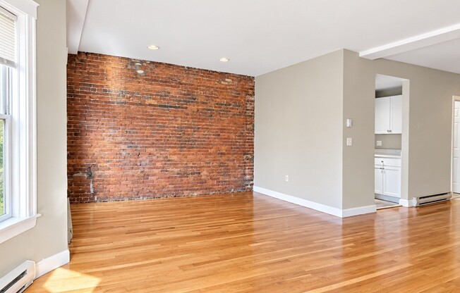 2 beds, 1 bath, 850 sqft, $3,850, Unit TEN