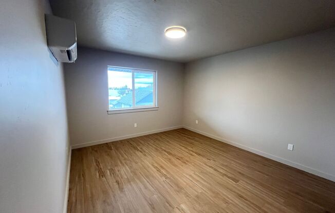 2 beds, 1 bath, 1,000 sqft, $1,450, Unit E