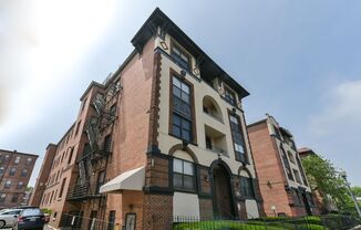 Columbia Heights Two Bedroom/One Bathroom In Amazing Location! Washer/Dryer in Unit!