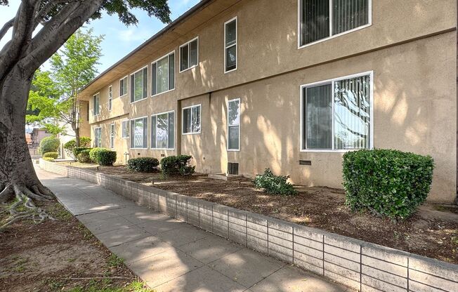 1 bed, 1 bath, 700 sqft, $2,095