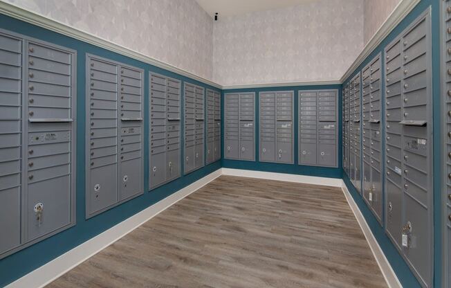 24-Hour Access Indoor Mail Room