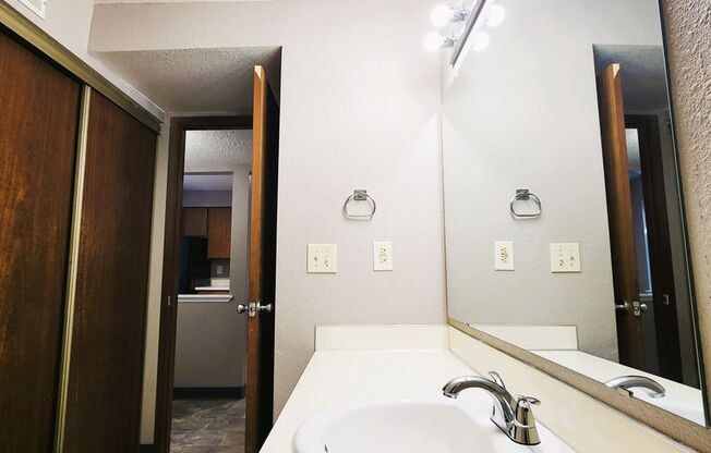 1 bed, 1 bath, 643 sqft, $1,275, Unit 210