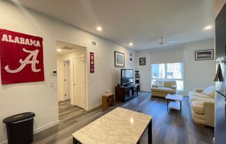 1 bed, 1 bath, $1,295, Unit 203